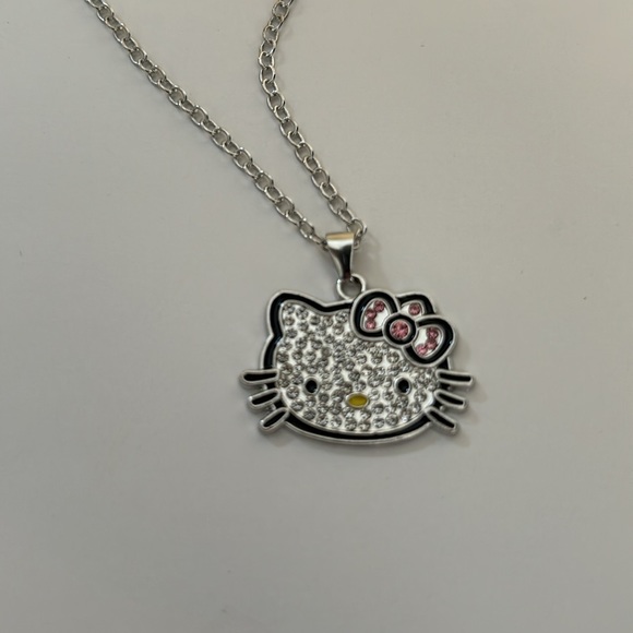 💗Hello Kitty Necklace🎀 - Picture 3 of 4
